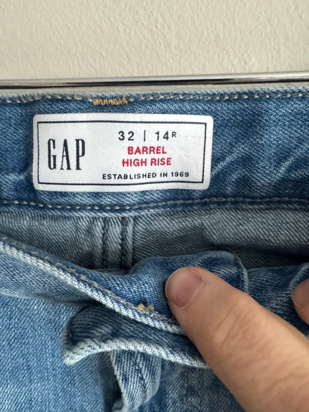 The Gap barrel high rise 32 14 regular euc cuffed - Picture 2 of 7